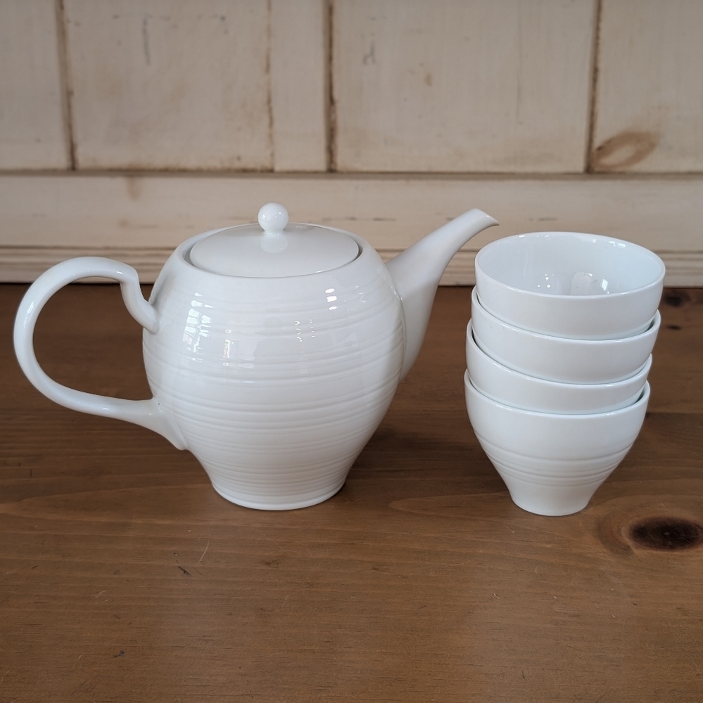 Teavana White Ceramic Teapot With 4 Tea Cups